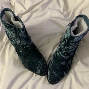Velvet booties
